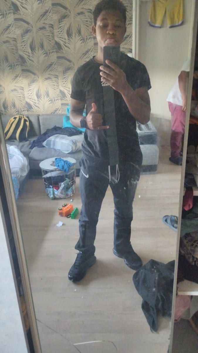 Zlatko - Sites gay à Zwillikon Profil de Zlatko, 26 ans, Sites gay à Zwillikon (Zurich)